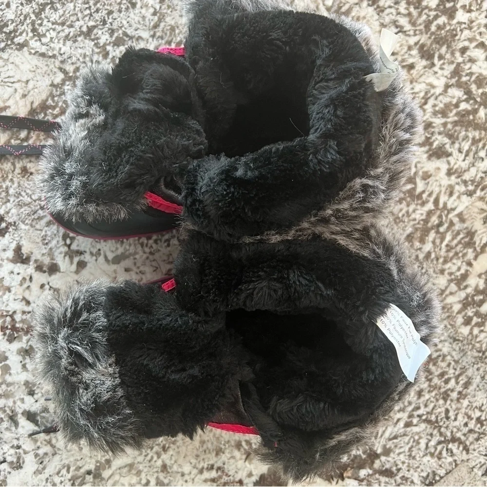 Kamik Youth Sz 4 Snow Boots Pink And Black With Faux Fur Edge Fleece Line